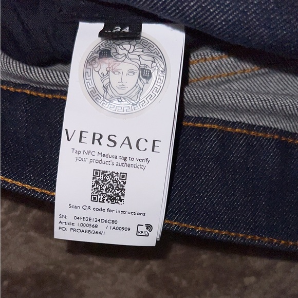 Brand New Versace Jeans - Picture 5 of 5